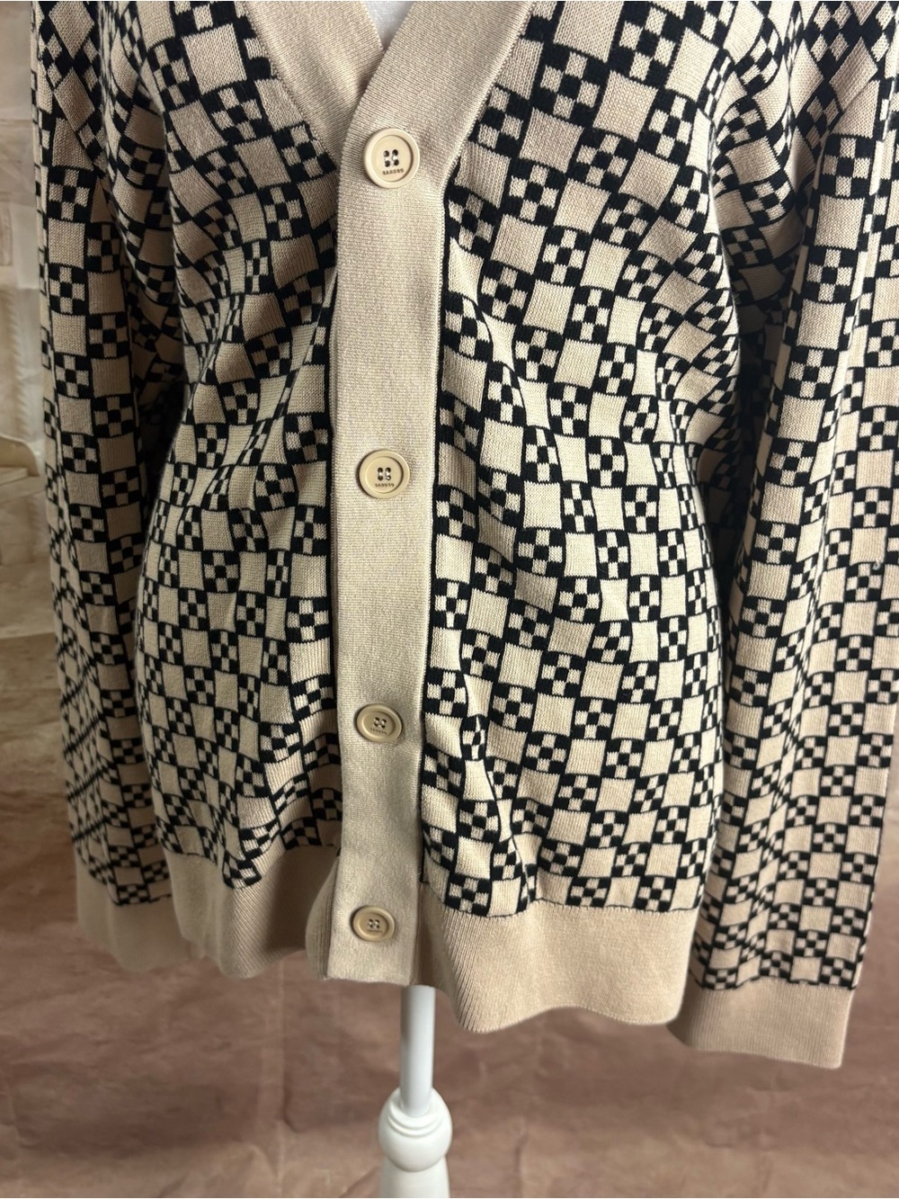 🔥FINAL SALE FREE SHIPPING!🔥 NEW Sandro Beige and Black Geometric V-Neck Cardigan - Picture 5 of 14